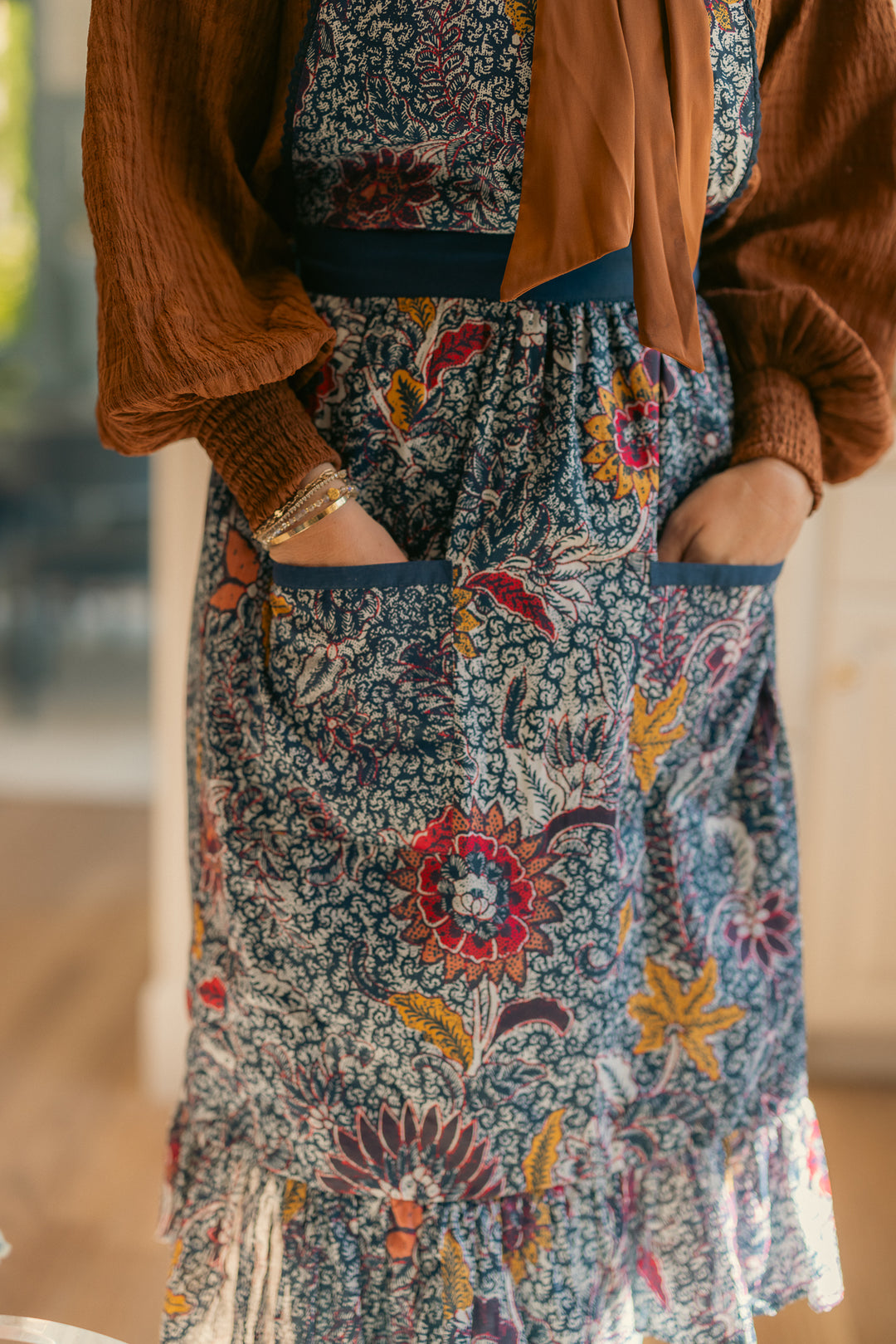 Ivy Apron in Roselyn Navy Floral Cotton - FINAL SALE