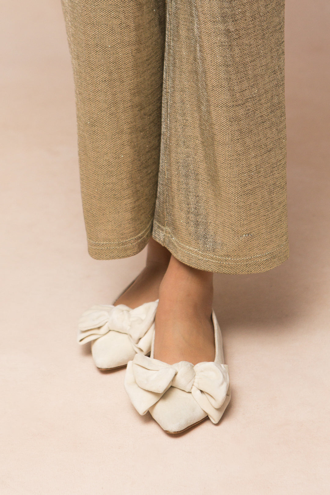 Mini Ivy Bow Flat in Cream