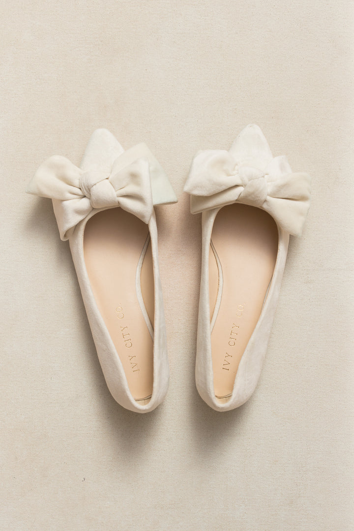 Ivy Bow Flat in Cream