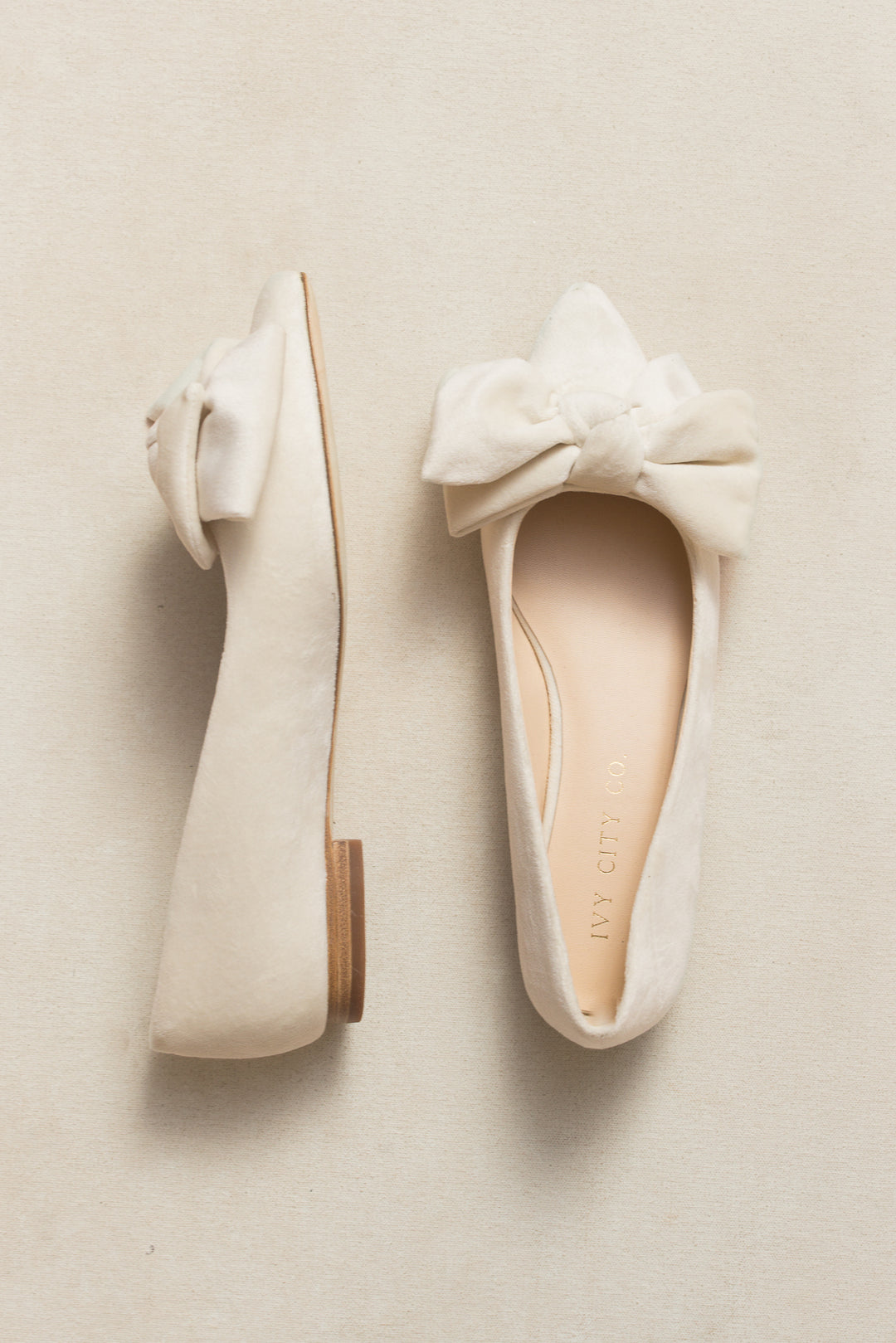 Ivy Bow Flat in Cream