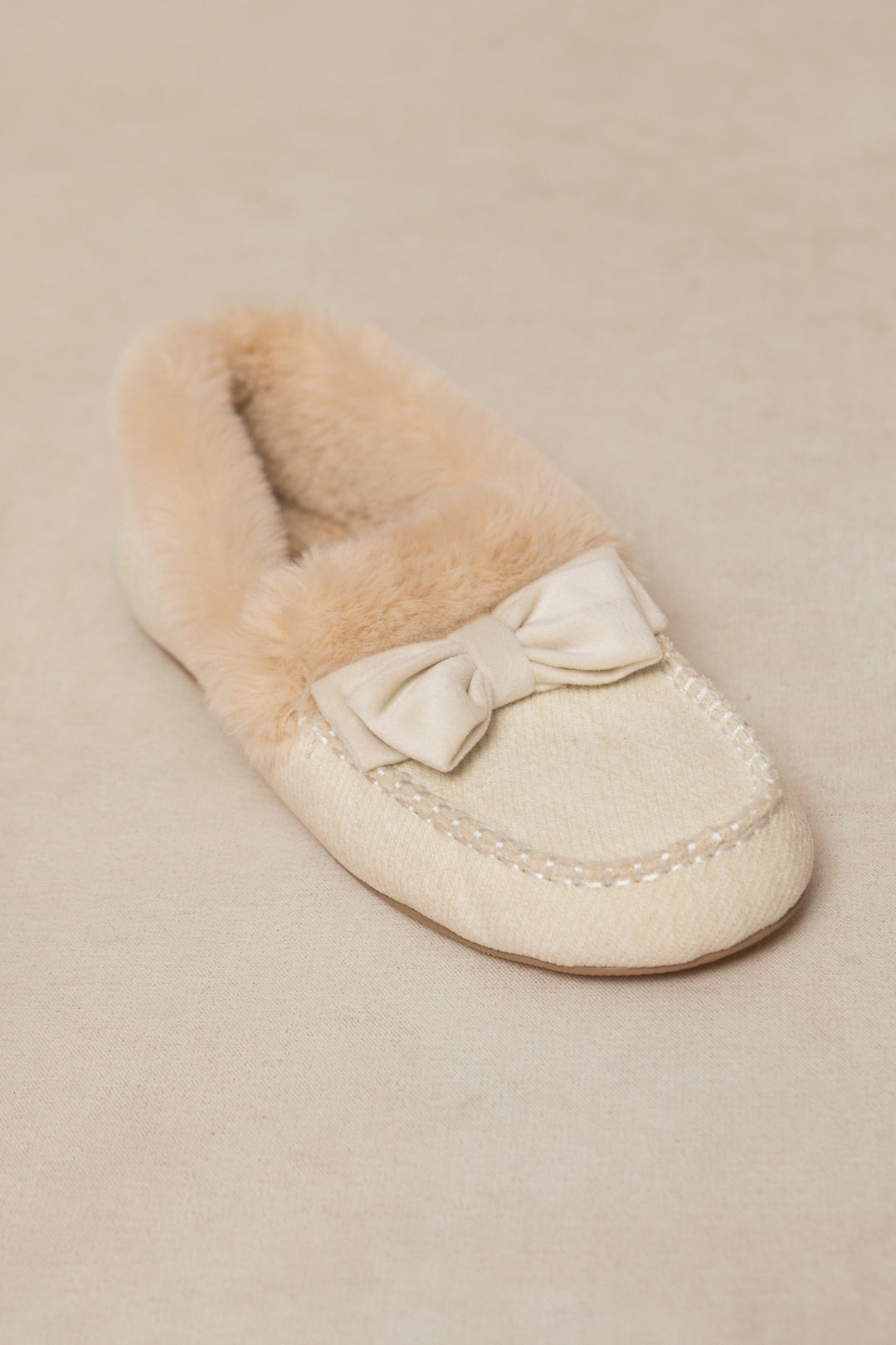 Ivy Bow Slippers in Cream