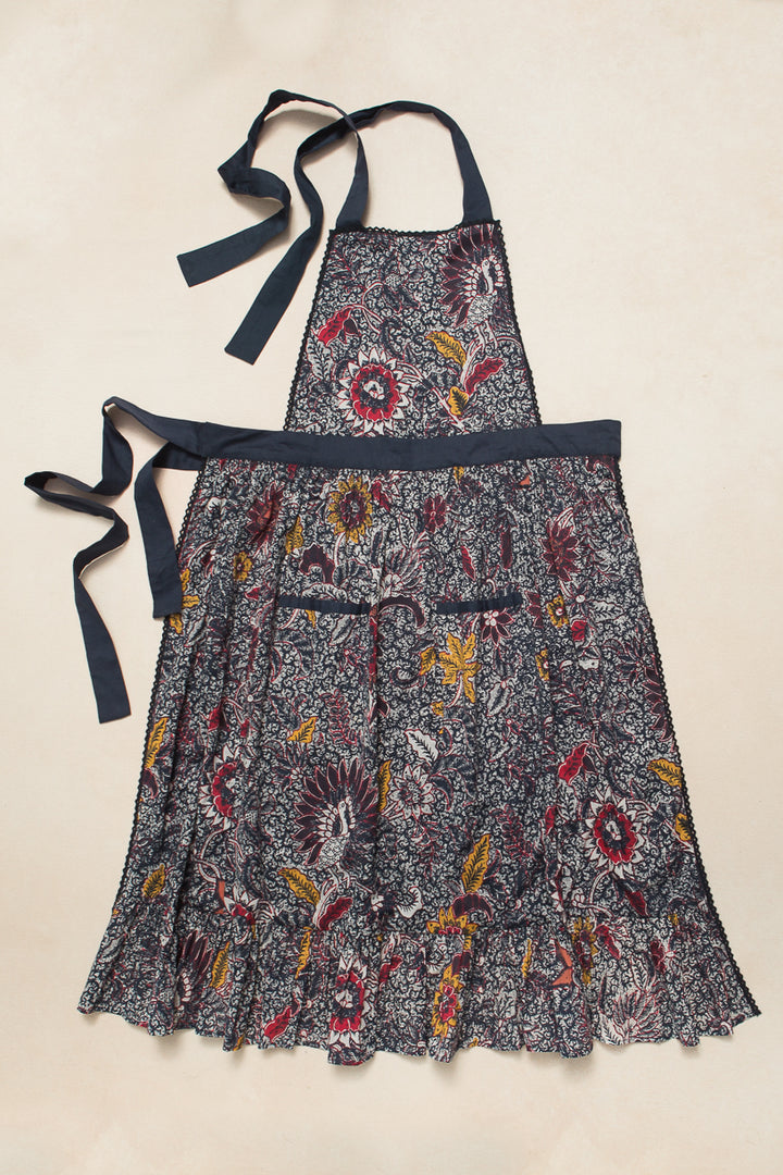 Ivy Apron in Roselyn Navy Floral Cotton - FINAL SALE